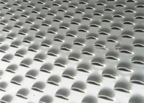 CNC Punching Perforated Non Skid แผ่นโลหะ Anti Slip Steel Sheet Aging Resistance