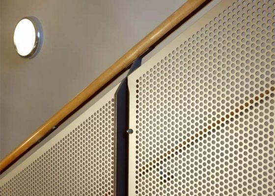 แผ่นอลูมิเนียมพรุนตกแต่ง 0.5 มม. ถึง 6 มม. การคุ้มครองสิ่งแวดล้อม