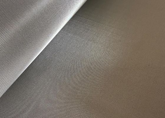 สกรีนเครือสายเหล็กดัดเหล็กแบบยืดหยุ่นในม้วนที่มีประเภทผ้าที่แตกต่างกัน สําหรับการใช้ในการกรองอุตสาหกรรม