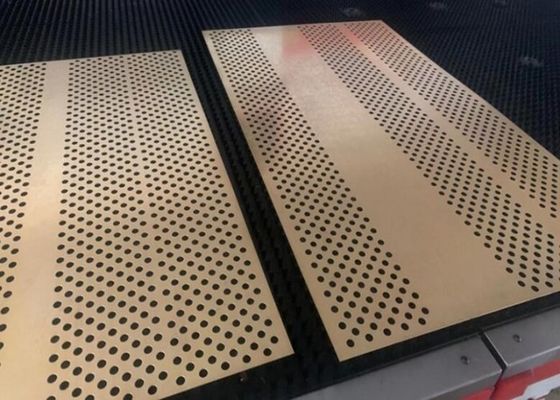 ผนัง Mesh โลหะ perforated ที่กําหนดเองสําหรับการกรองสถาปัตยกรรม