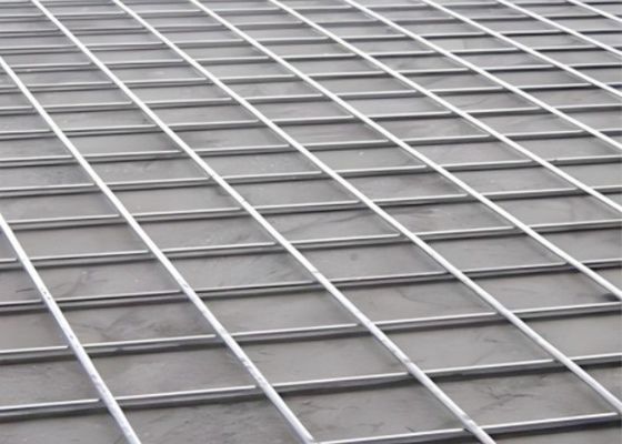 แผงตาข่ายลวดเชื่อมเคลือบสังกะสีแบบจุ่มร้อนที่ปรับแต่งได้ ทนทาน สำหรับการใช้งานที่หลากหลาย